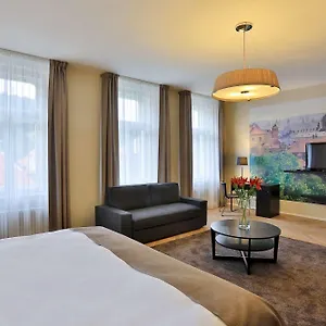 & Aparthotel