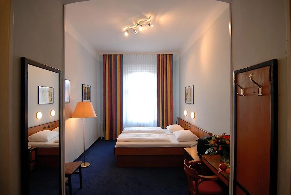 Drei Kronen Hotel Wien City Bécs
